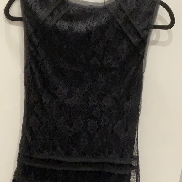-Juliette Longuet lace dress. Size 4 Like new. Side zip. French designer. - Picture 8 of 10